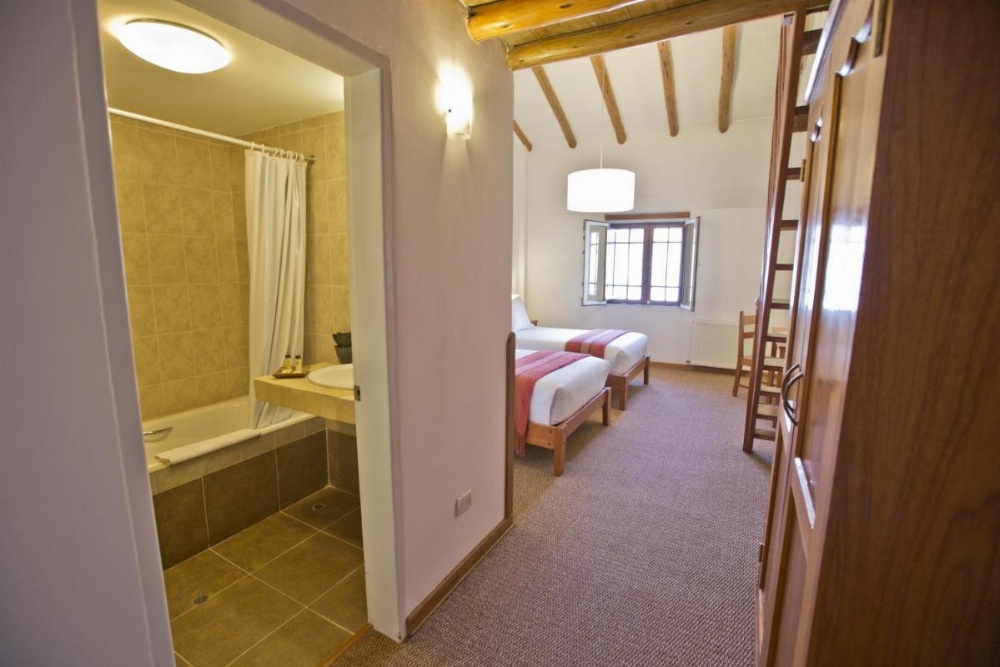 Room image 3